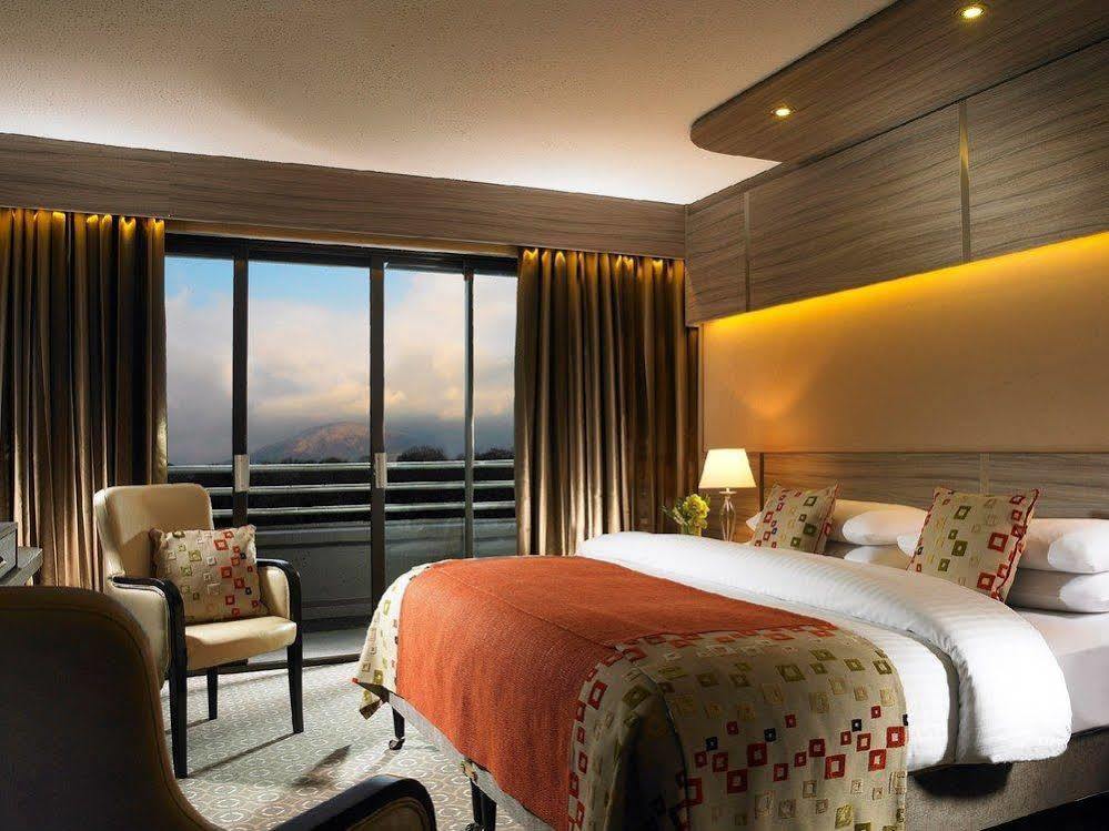 Gleneagle River Apartments Киларни Екстериор снимка